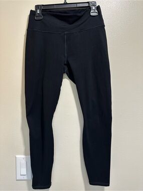 Black Women’s Powerhold Fabletics Leggings